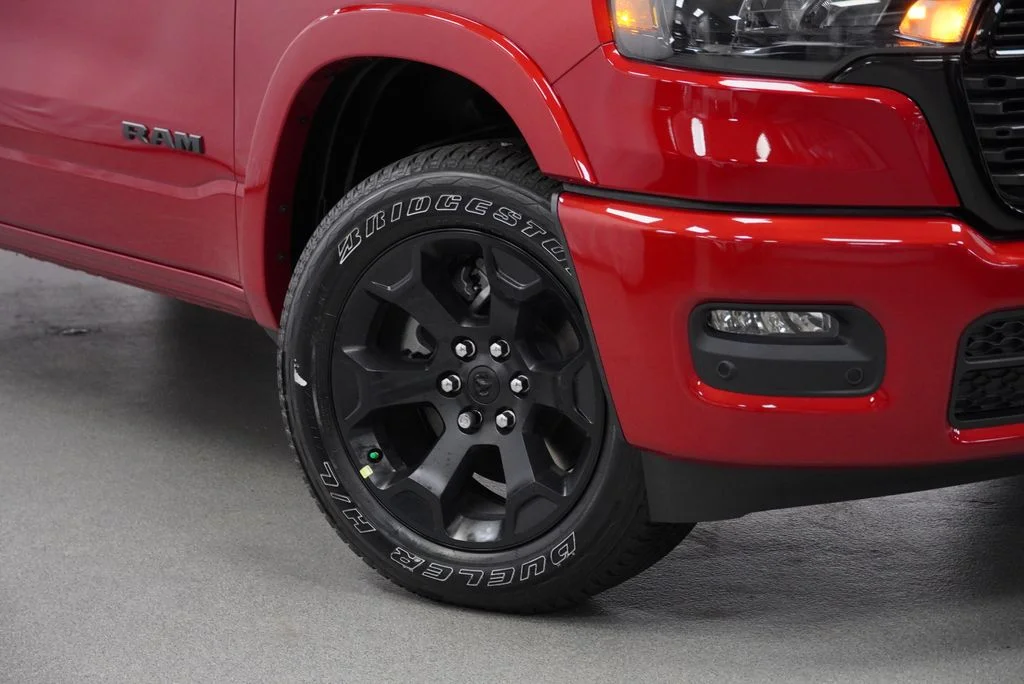 New 2026 Molten Red Pearl-Coat Exterior Paint RAM Big Horn/Lone Star image 4