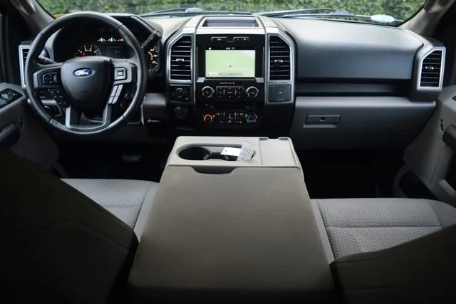 Used 2018 White Ford XLT image 8