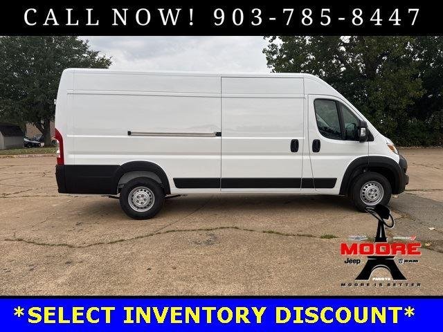 New 2026 Bright White Clearcoat RAM Tradesman image 9