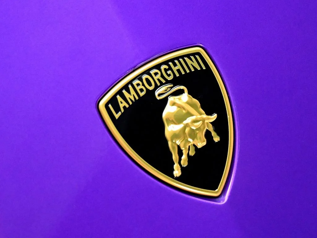 Certified Used 2024 Viola Pasifae Metallic Lamborghini Performante image 40