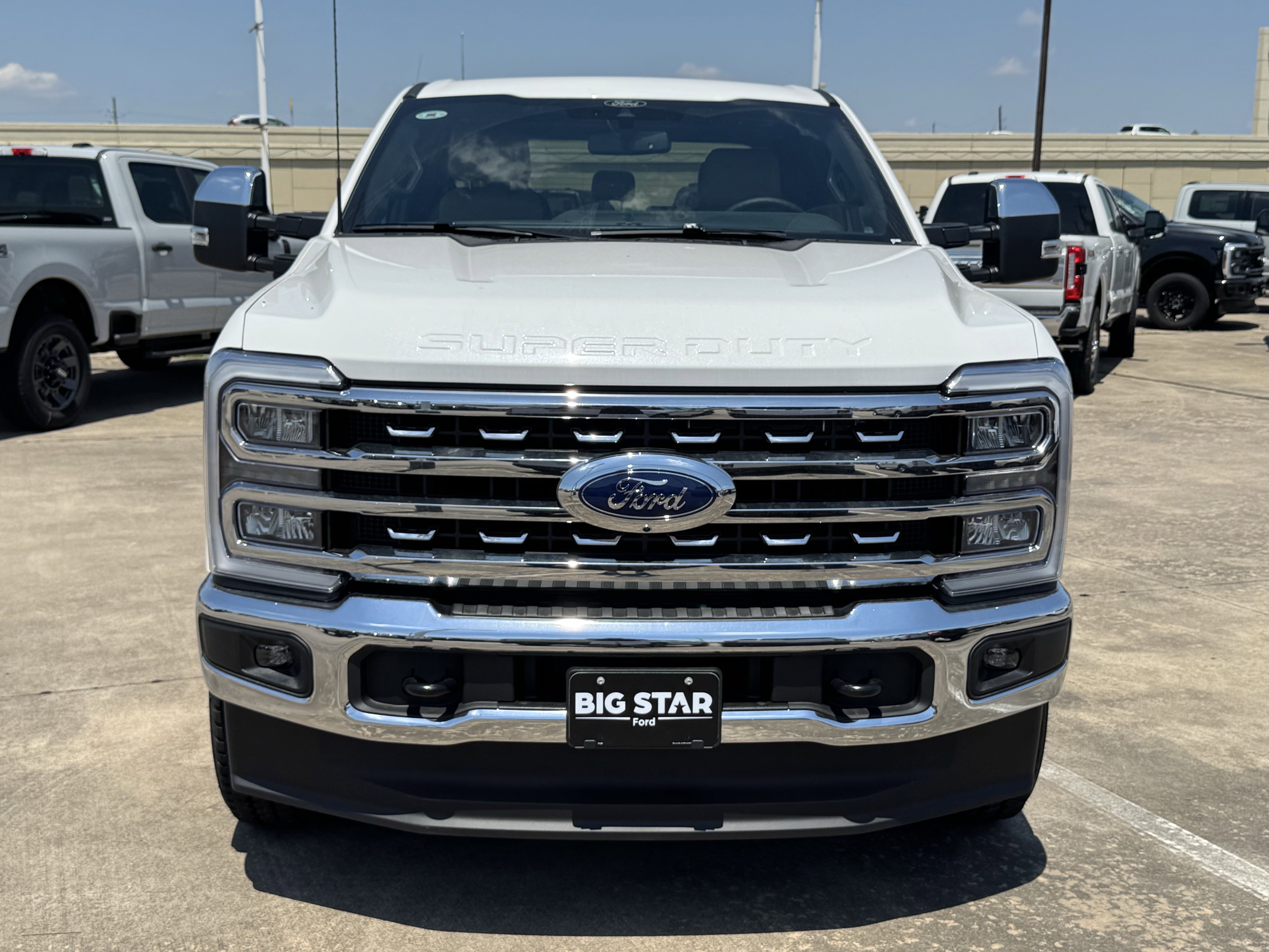 New 2026 Star White Metallic Tri-Coat Ford LARIAT image 3