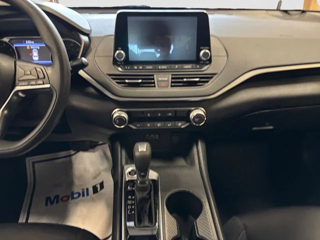 Used 2019 Blue Nissan 2.5 S image 12
