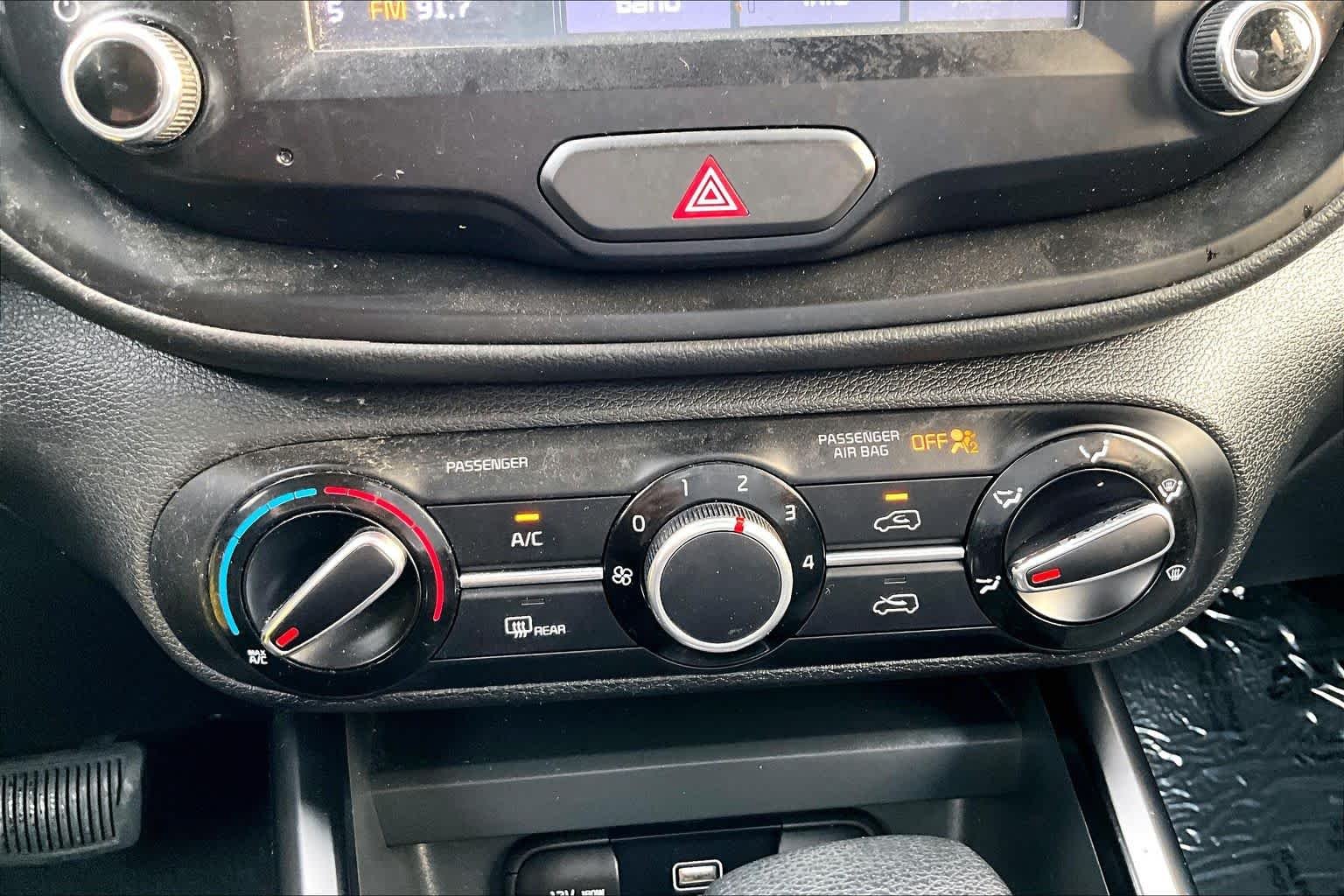 Used 2020 GREY Kia LX image 32