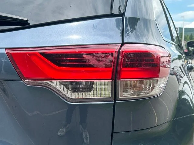 Used 2019 Blue Toyota XLE image 10