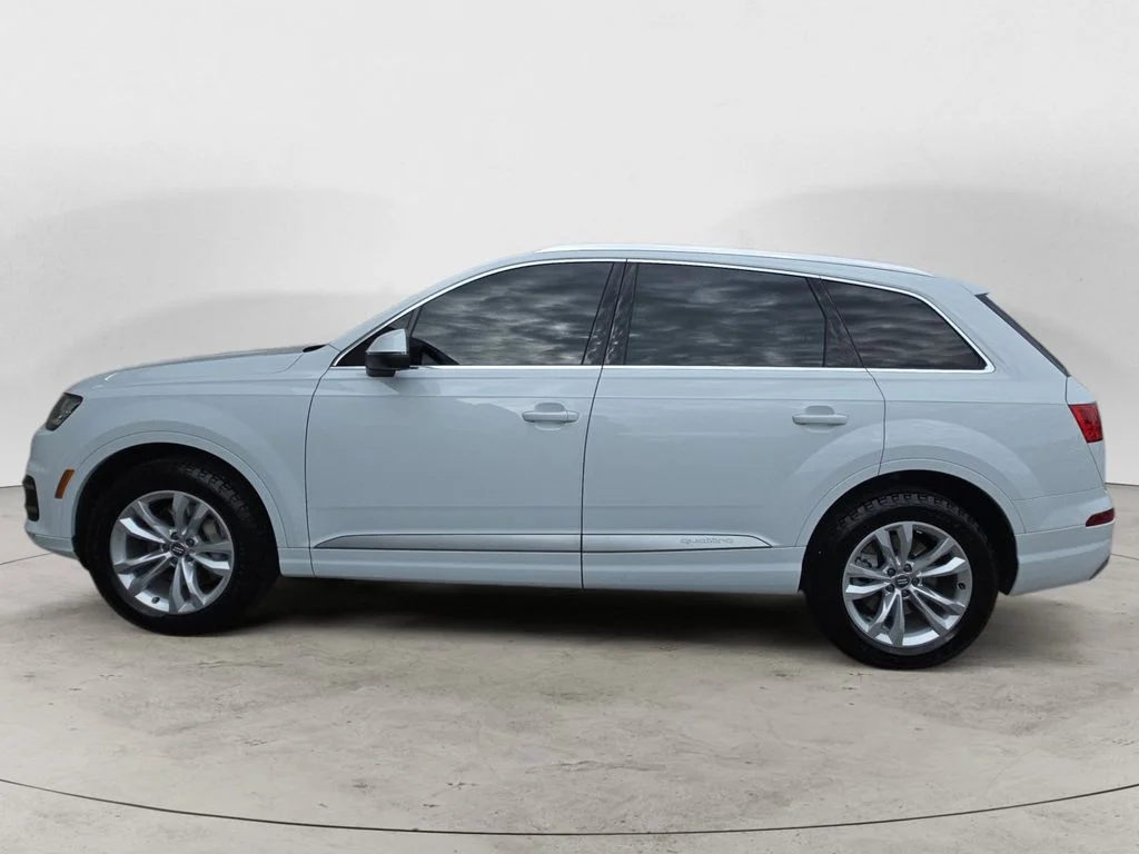 Used 2019 White Audi 45 SE Premium image 2