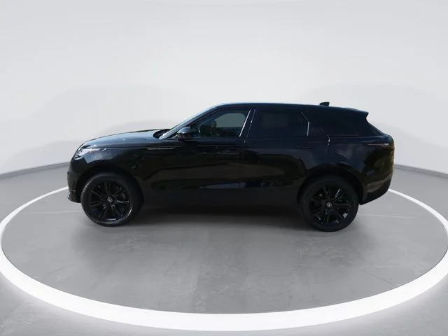 Used 2023 Black Land Rover R-Dynamic S image 5
