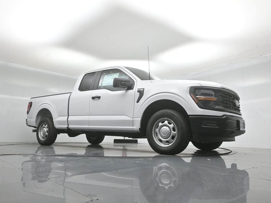 New 2026 Oxford White Ford XL image 3