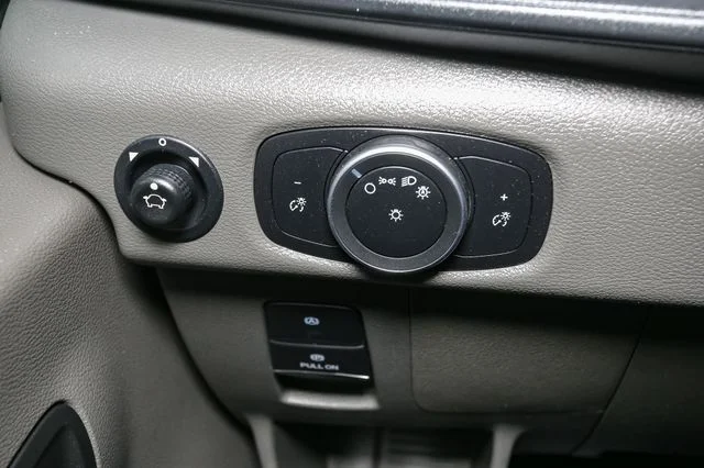 Used 2024  Ford Base image 29