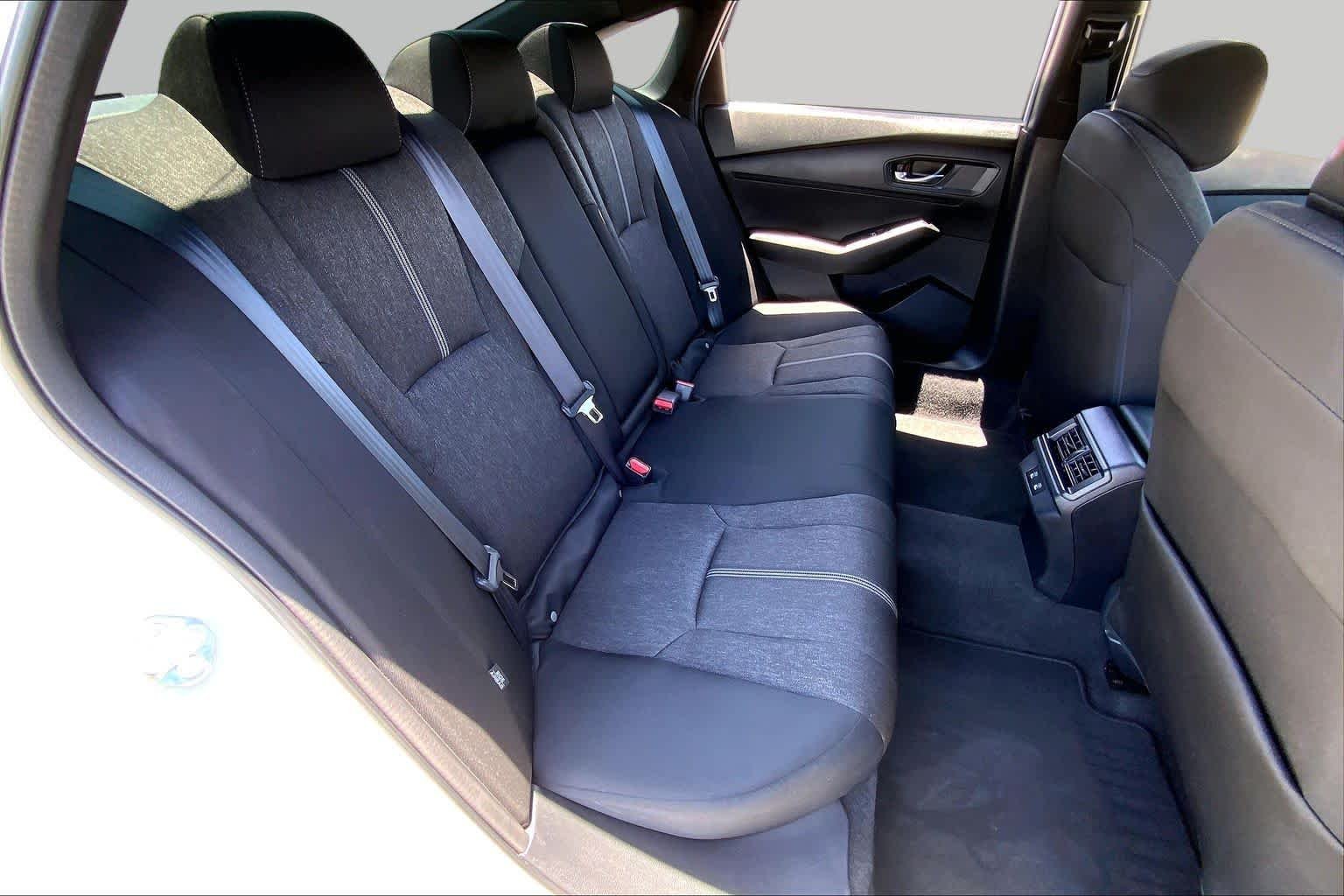 Used 2025 Platinum White Pearl Honda Sport image 19