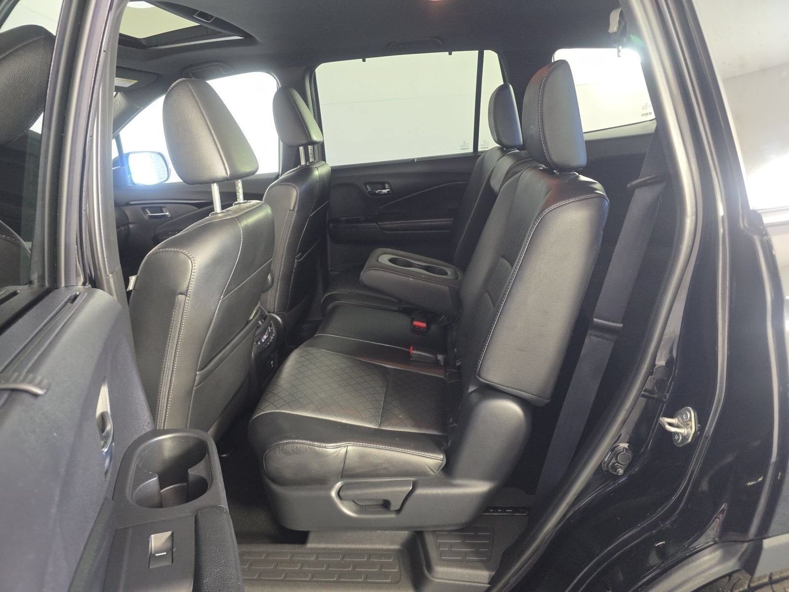 Used 2019 Crystal Black Pearl Honda Touring image 12
