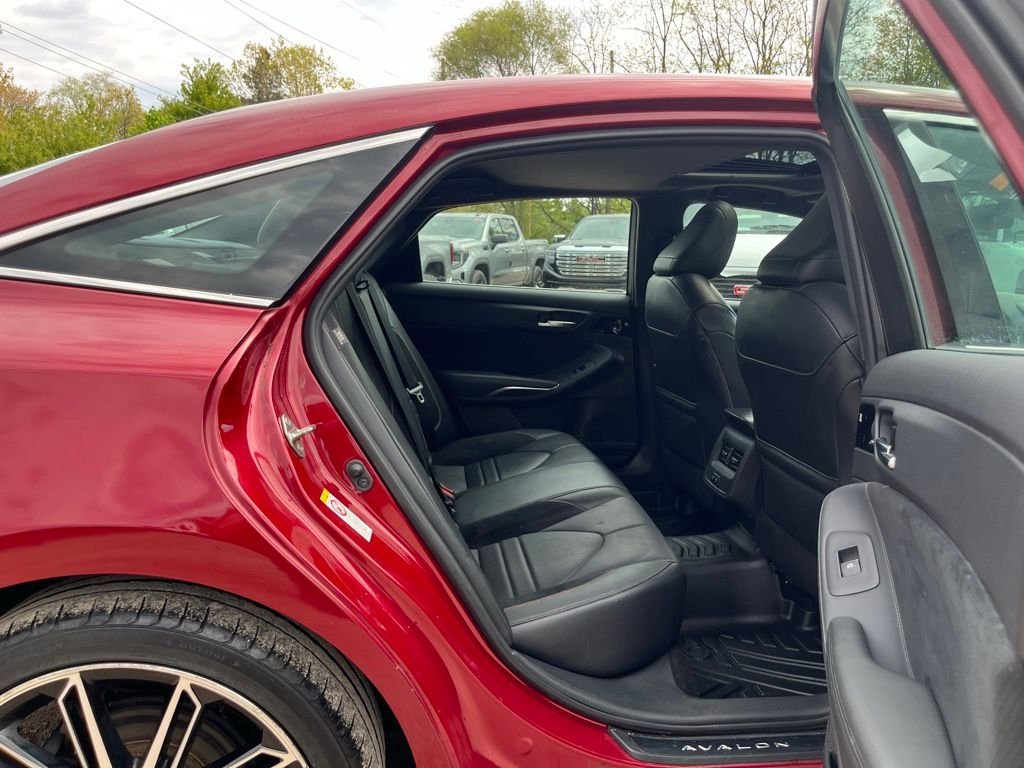 Used 2019 Pearl Toyota XSE image 30