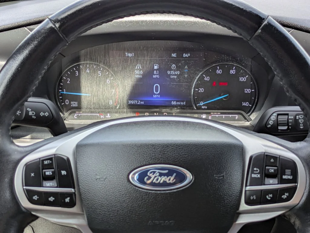 Used 2023 Silver Ford XLT image 29