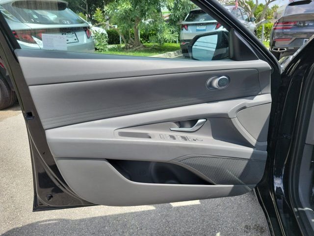 Certified Used 2025 Black Hyundai SE image 12