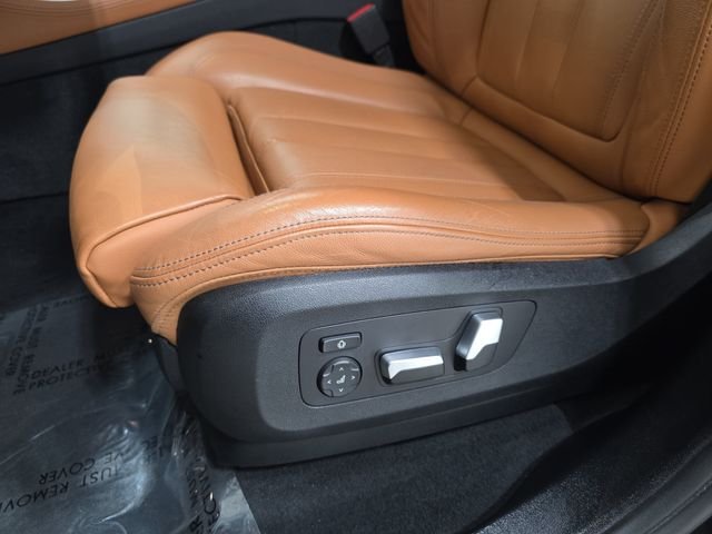 Used 2022 Black Sapphire Metallic BMW xDrive40i image 29