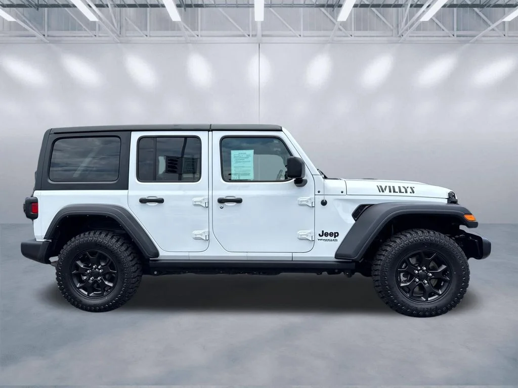 Used 2022 White Jeep Unlimited Willys image 3