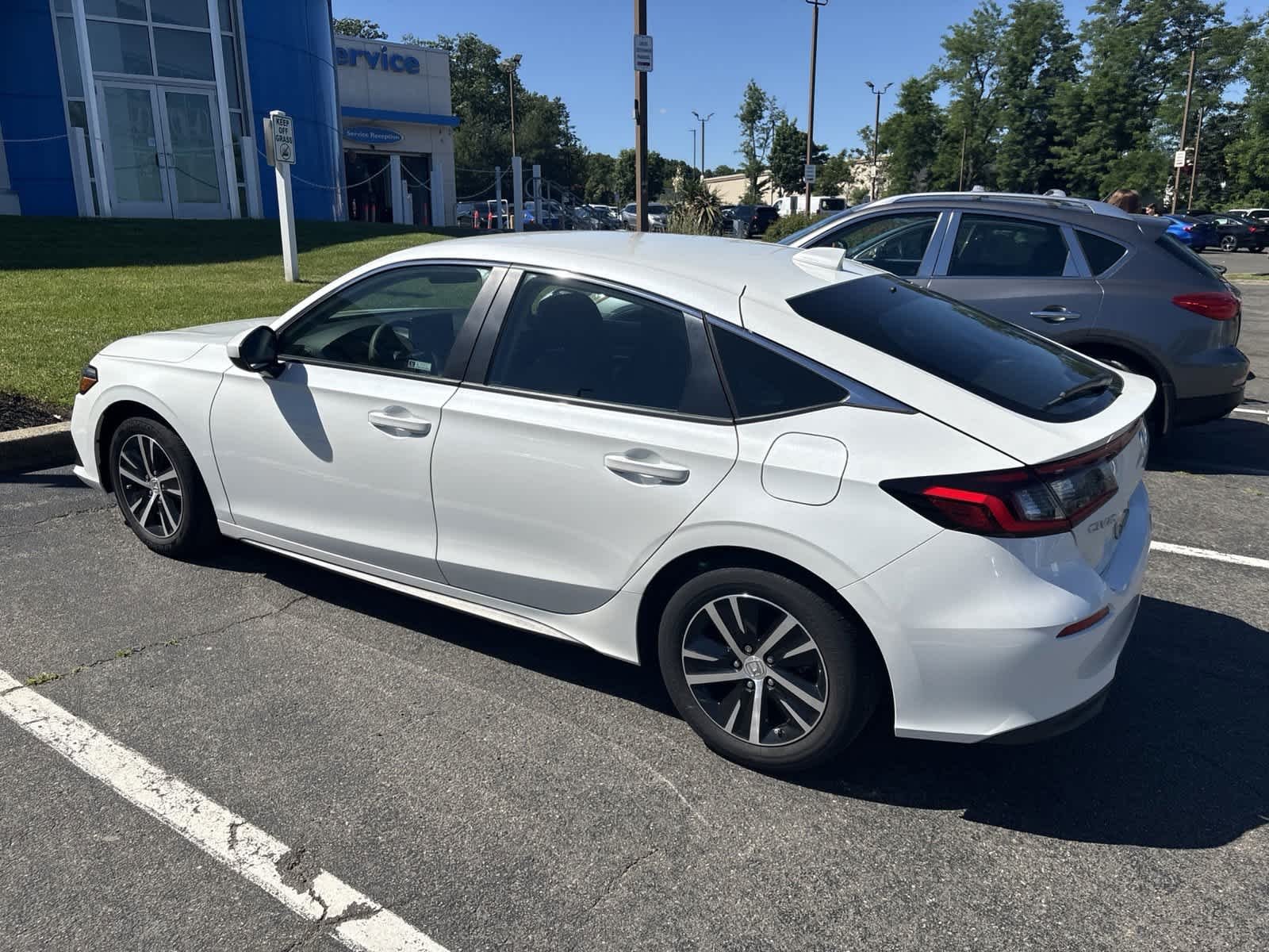 Used 2023 Platinum White Pearl Honda LX image 5
