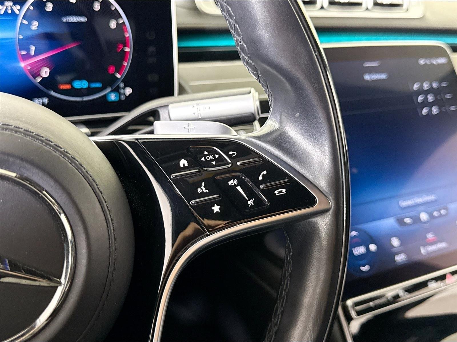 Used 2022 Black Mercedes-Benz Maybach S 580 | Exec Seating | Rear TVs image 21