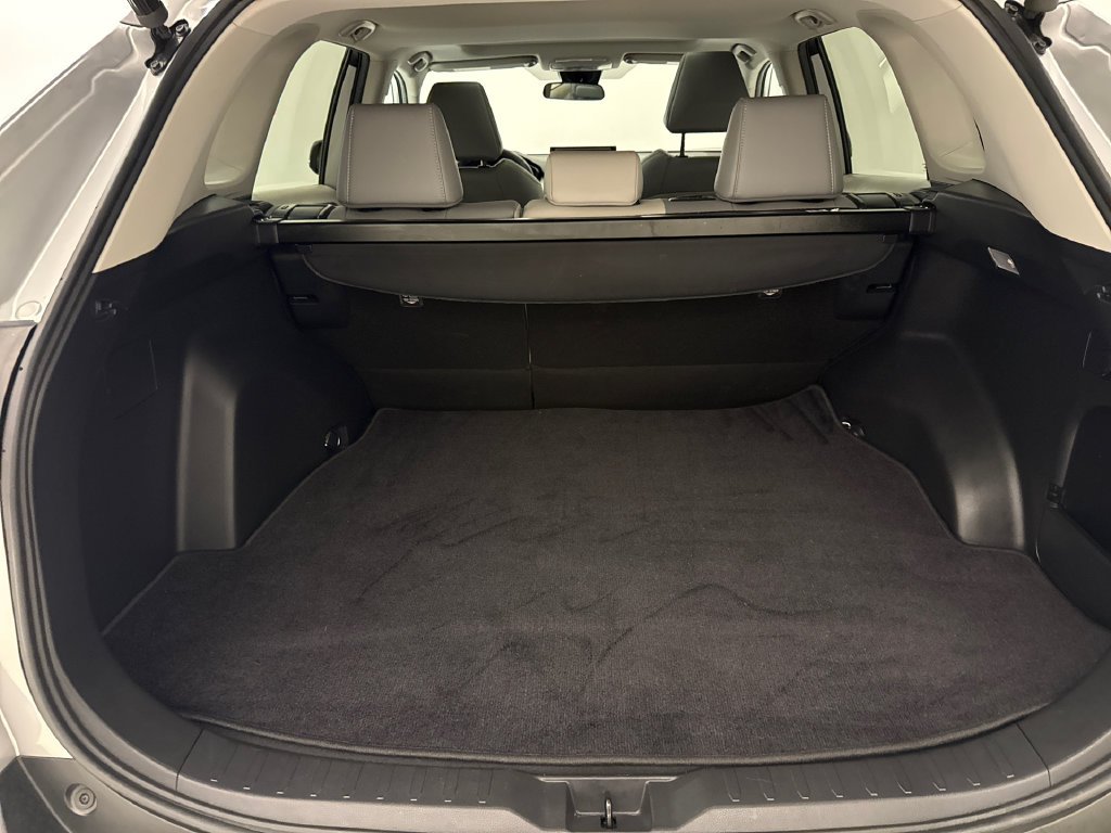Used 2020 Silver Sky Metallic Toyota XLE Premium image 12
