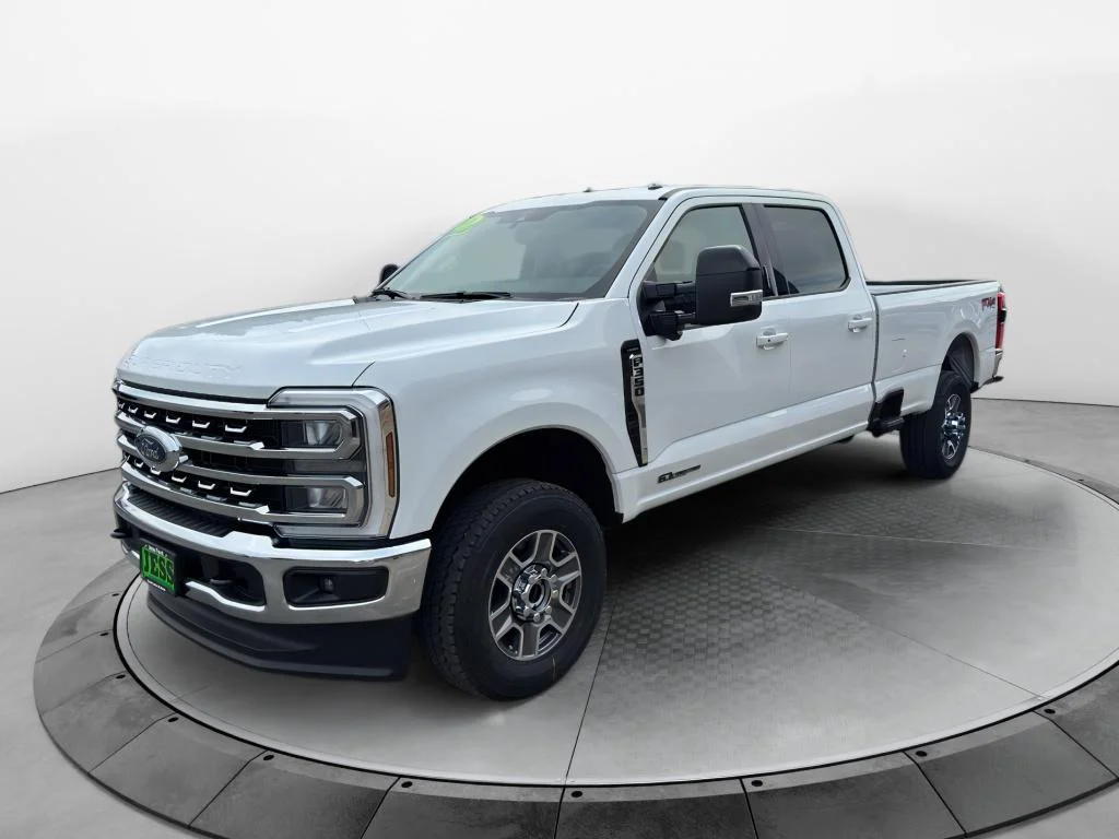 New 2026 Oxford White Ford F-350® Lariat® image 1
