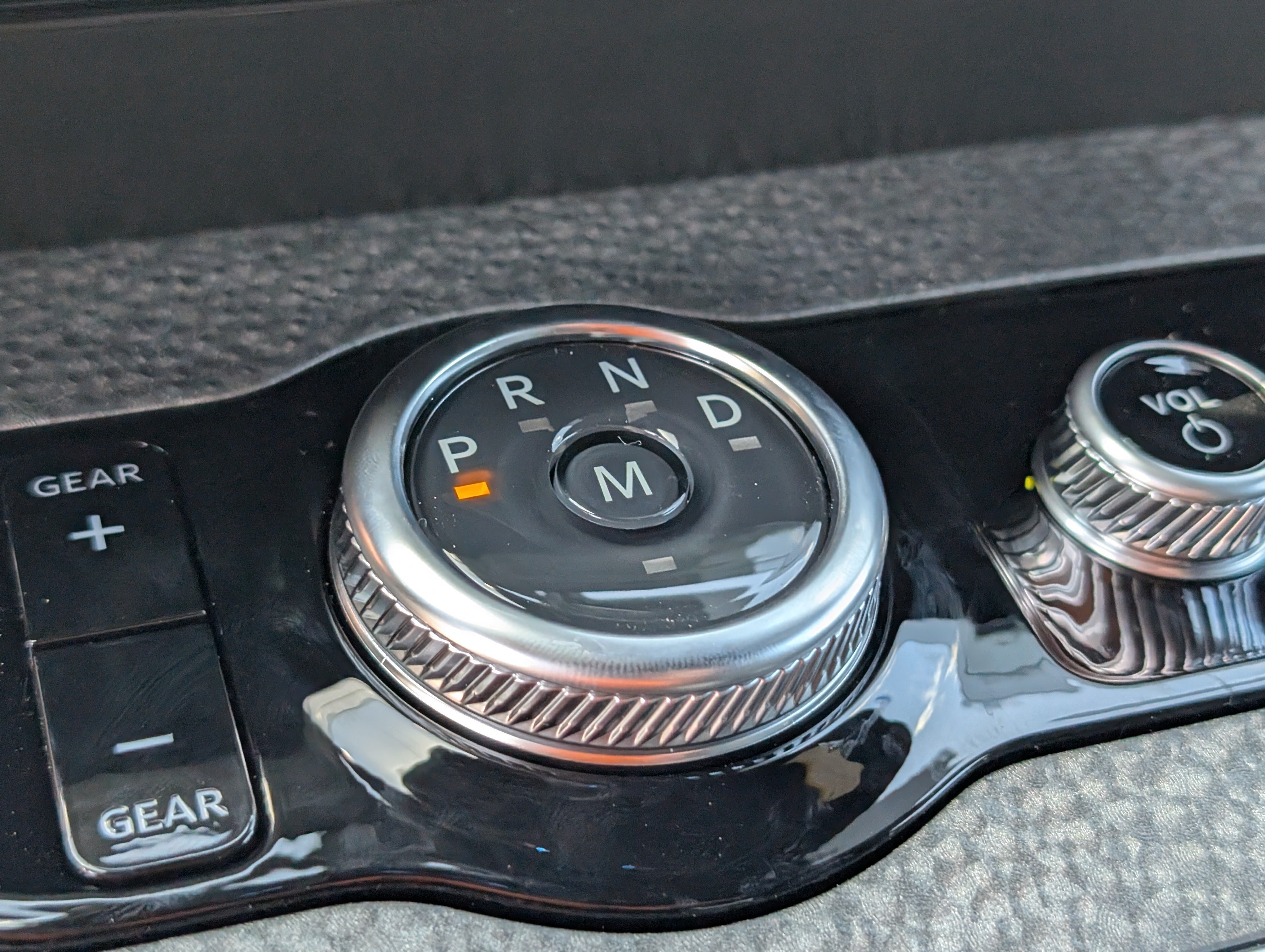 New 2027 Agate Black Metallic FORD Tremor® image 30