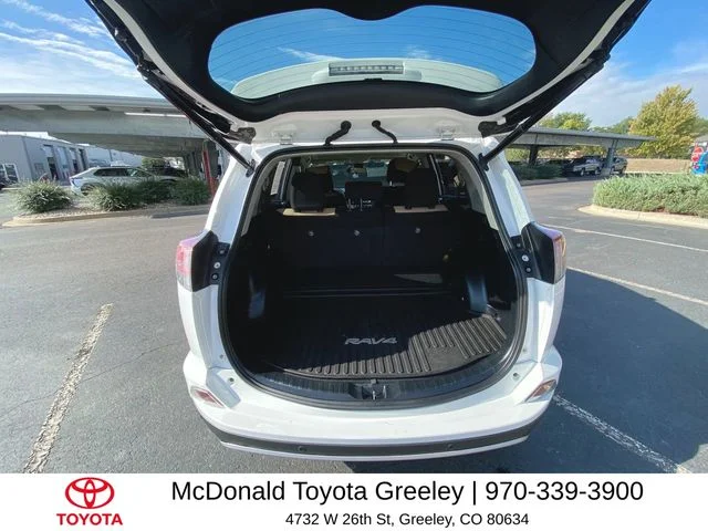 Used 2017 White Toyota XLE image 25