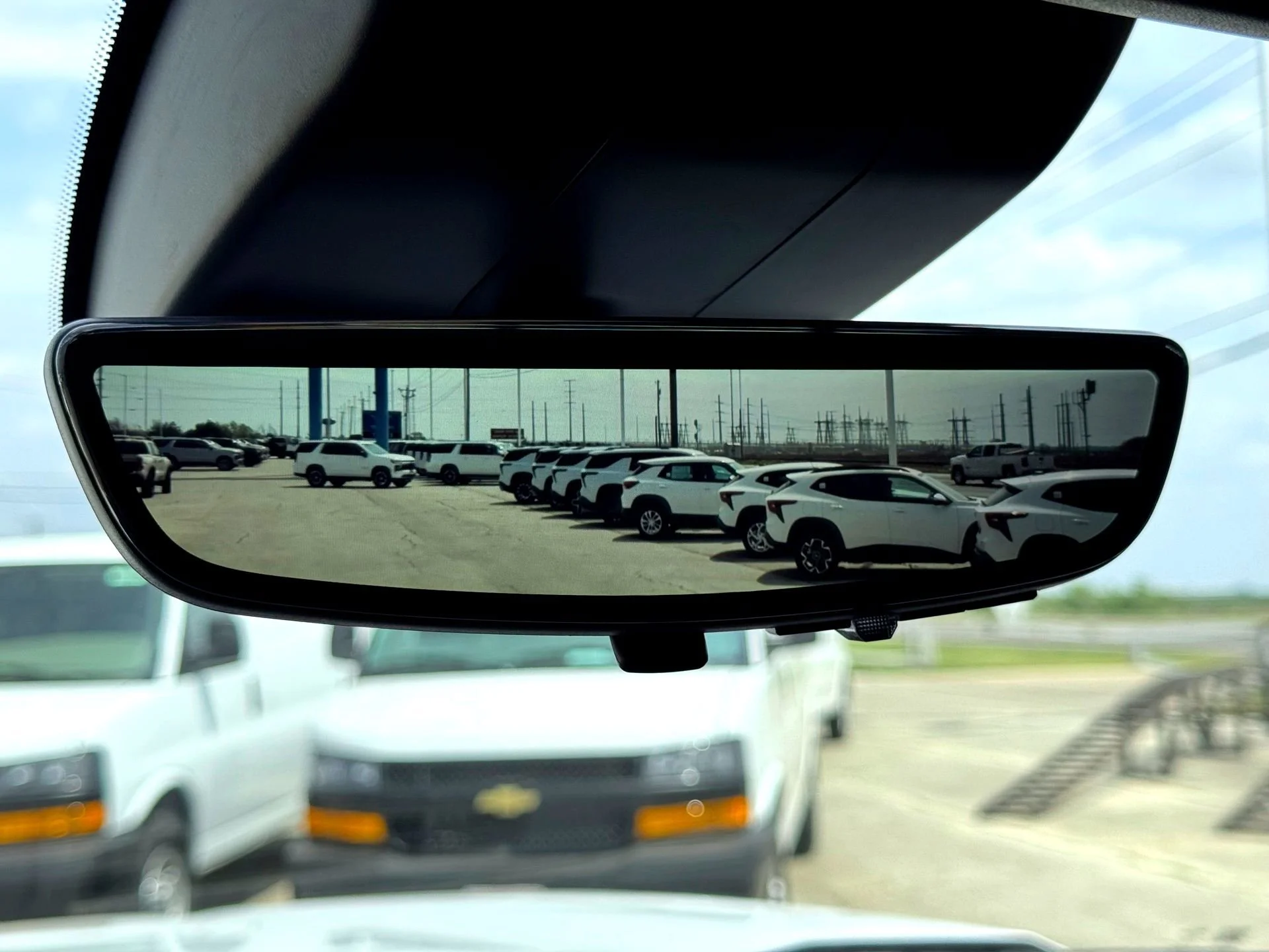 Used 2024 Summit White GMC AT4 image 31