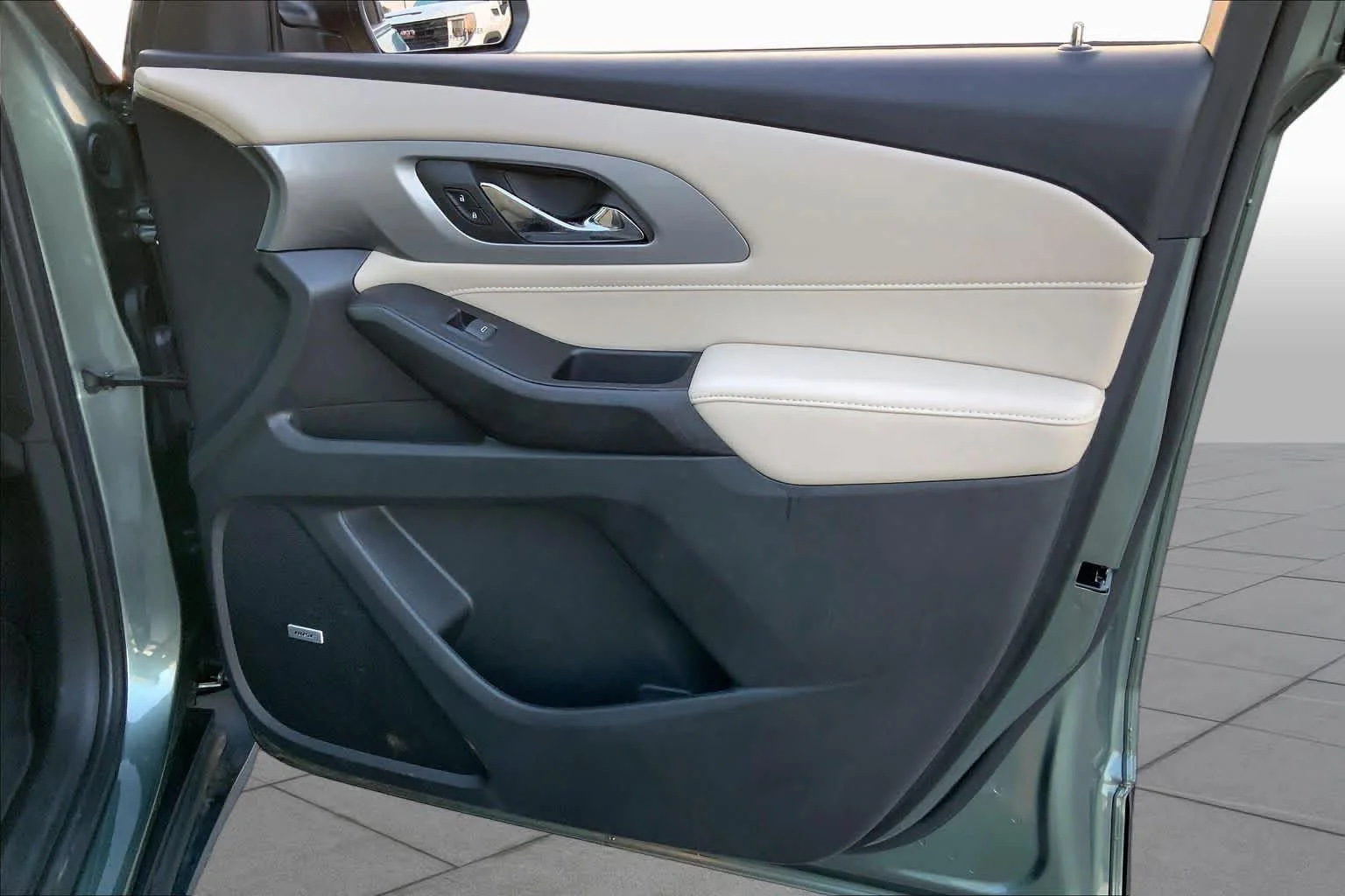 Used 2023 Silver Sage Metallic Chevrolet LT Leather image 21