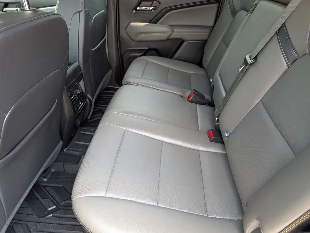 2024 Chevrolet Colorado ZR2 - Photo 10
