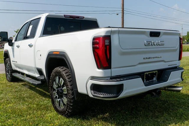 Used 2024 White GMC Denali image 8