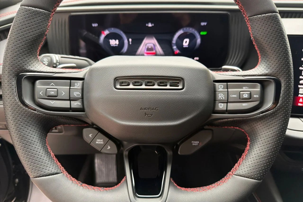 Used 2025 DIAMOND BLACK CRYST Dodge R/T image 22