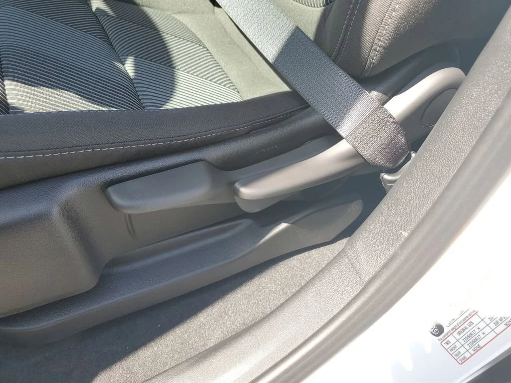 New 2027 Summit White Chevrolet LT image 21