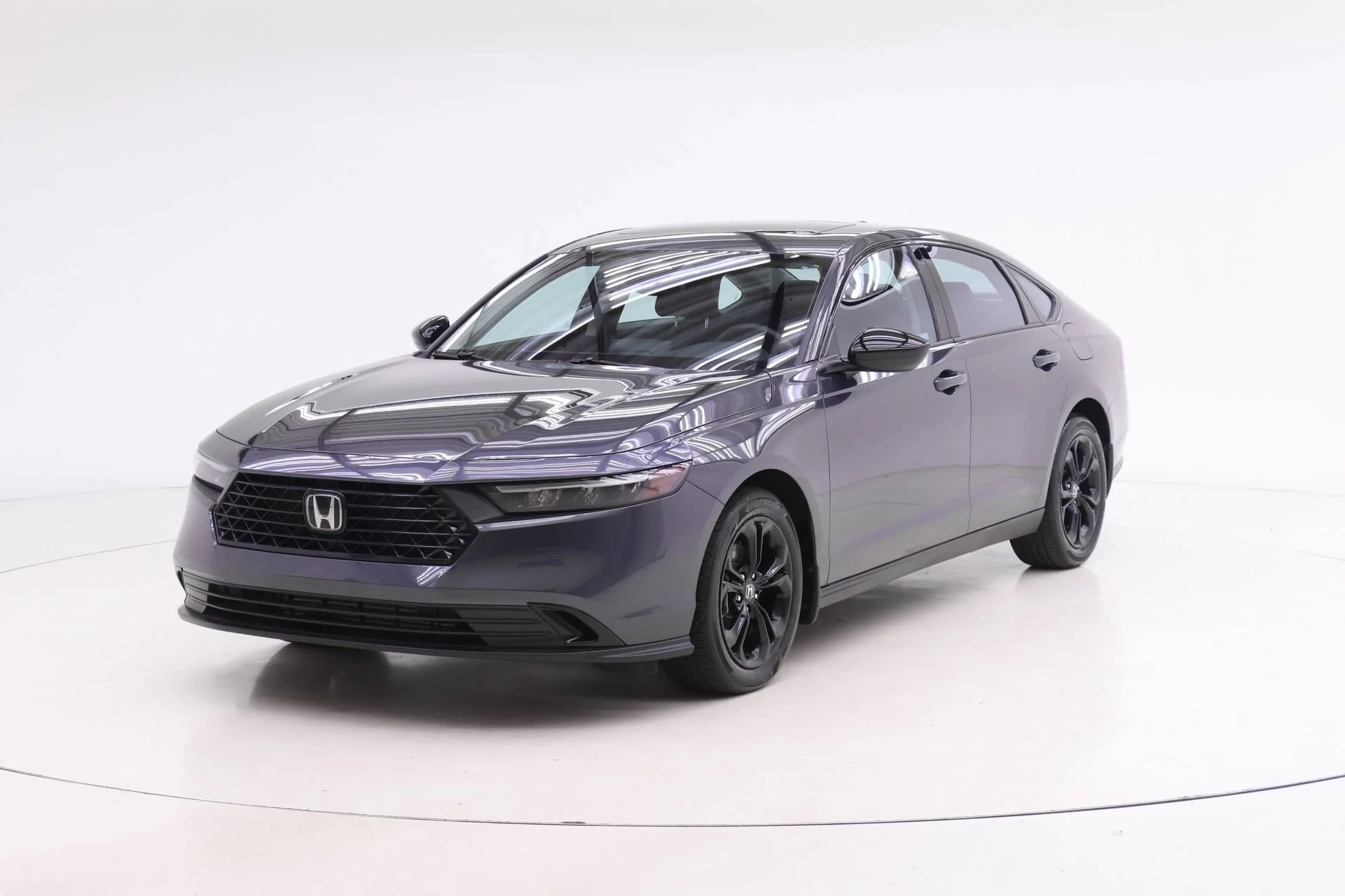 Certified Used 2025 Meteorite Gray Metallic Honda SE image 1