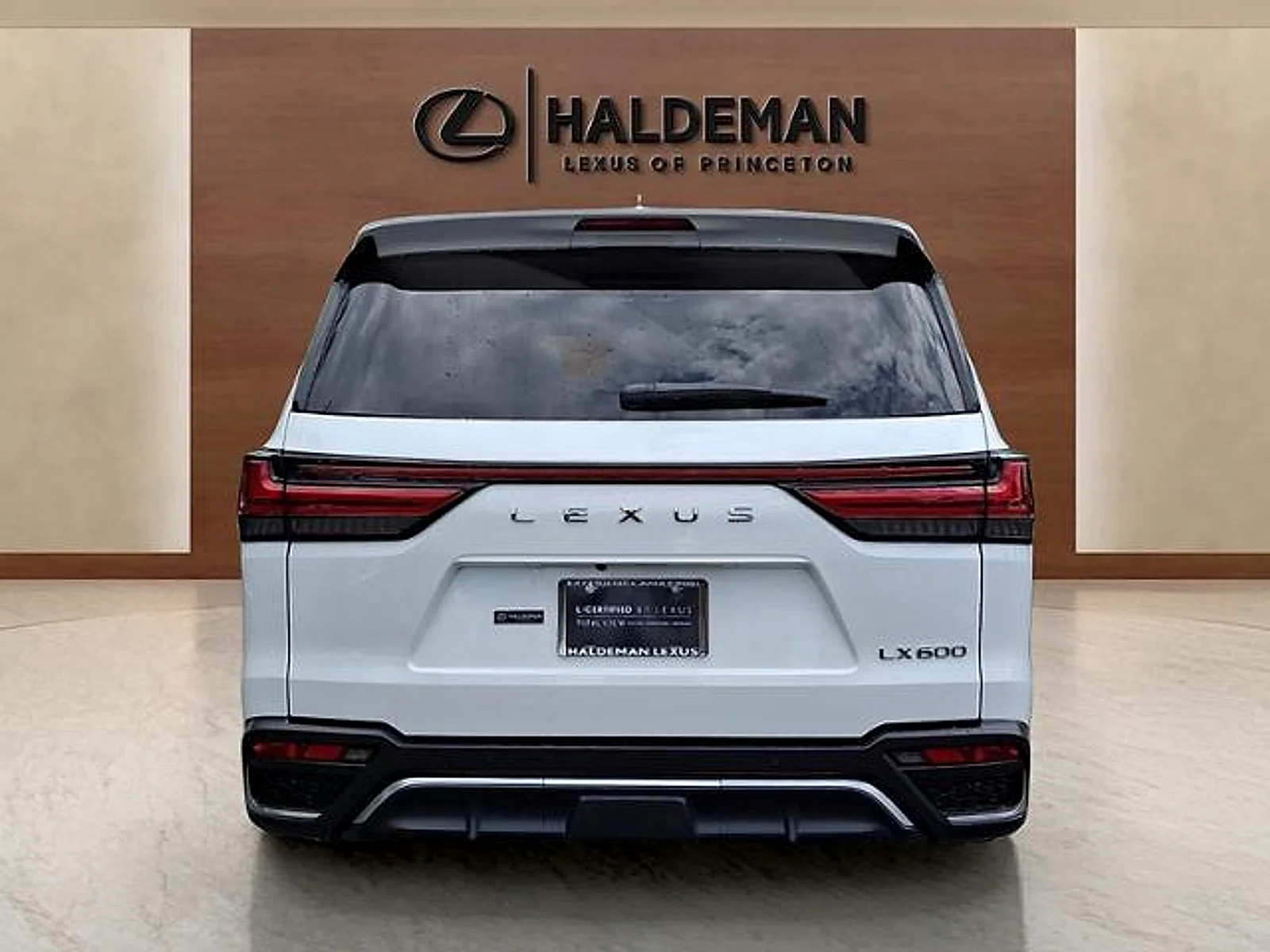 Used 2024 Ultra White Lexus LX 600 F SPORT image 5
