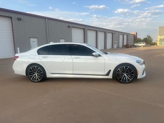 Used 2019 White BMW 750i image 4