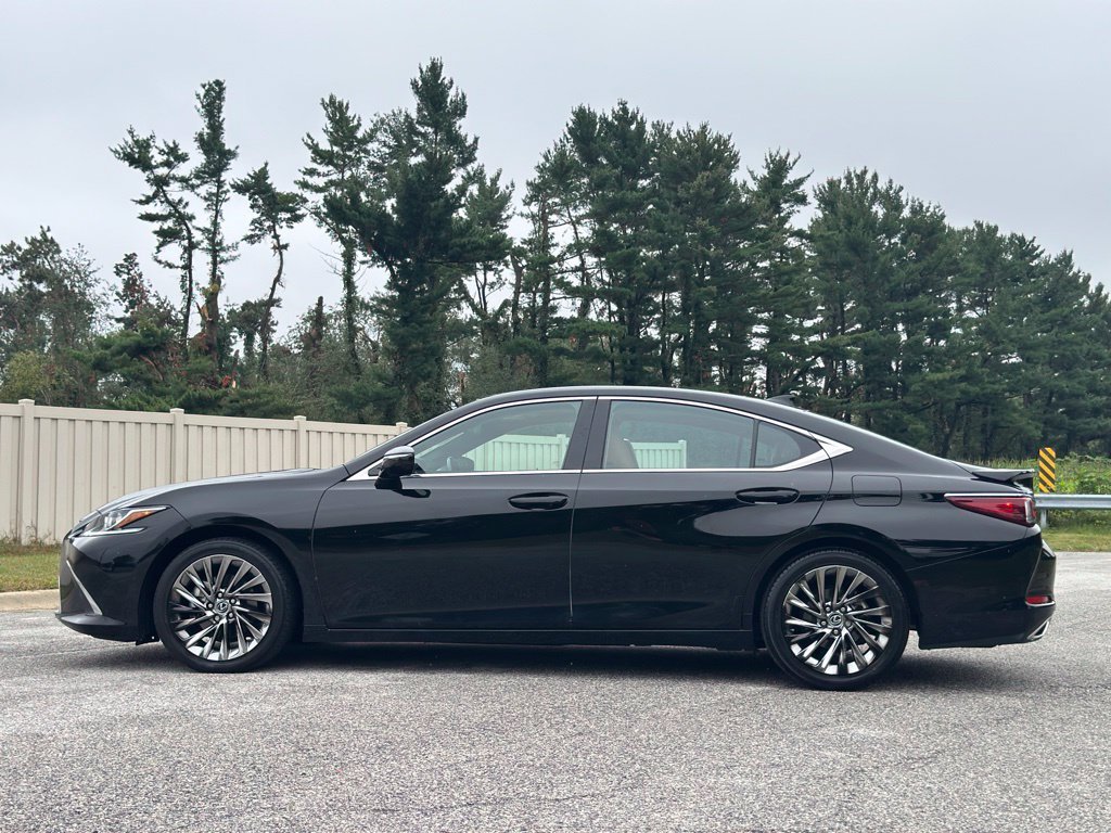 Used 2024 Black Lexus 350 Luxury image 4