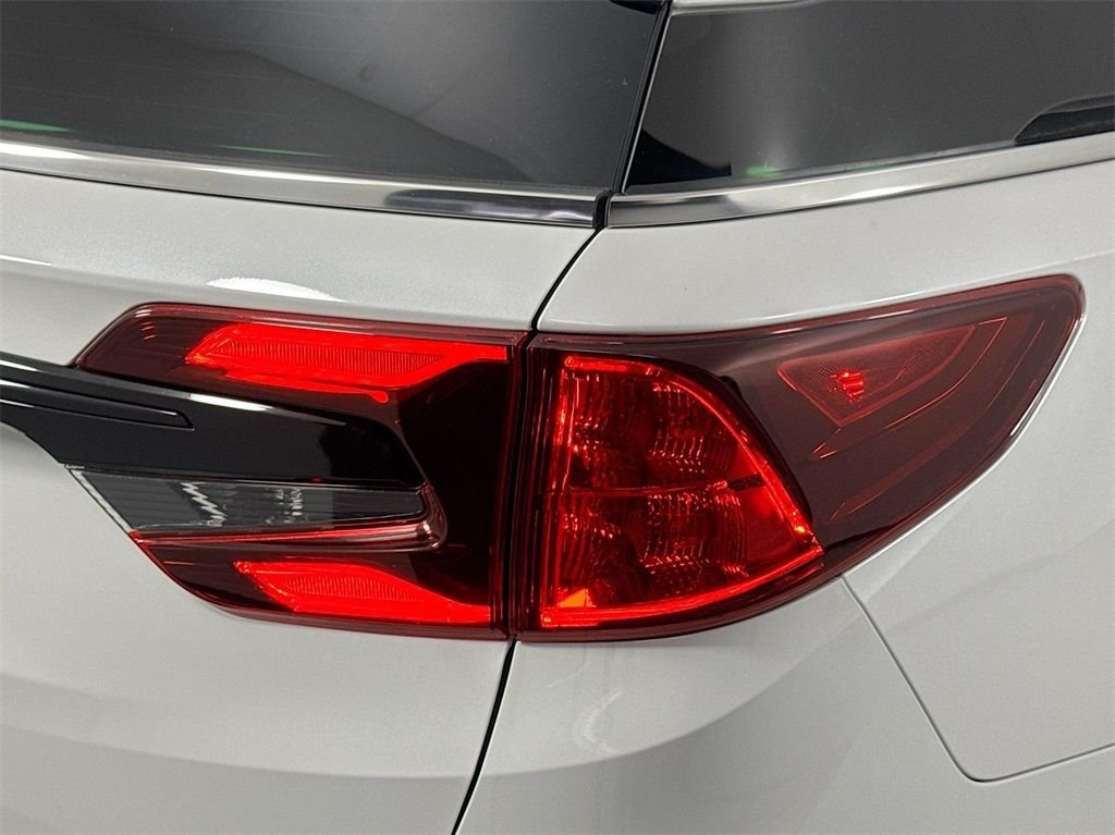 New 2026 Platinum White Pearl Honda EX-L image 10
