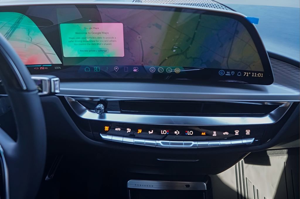 2026 Cadillac LYRIQ Luxury - Photo 13