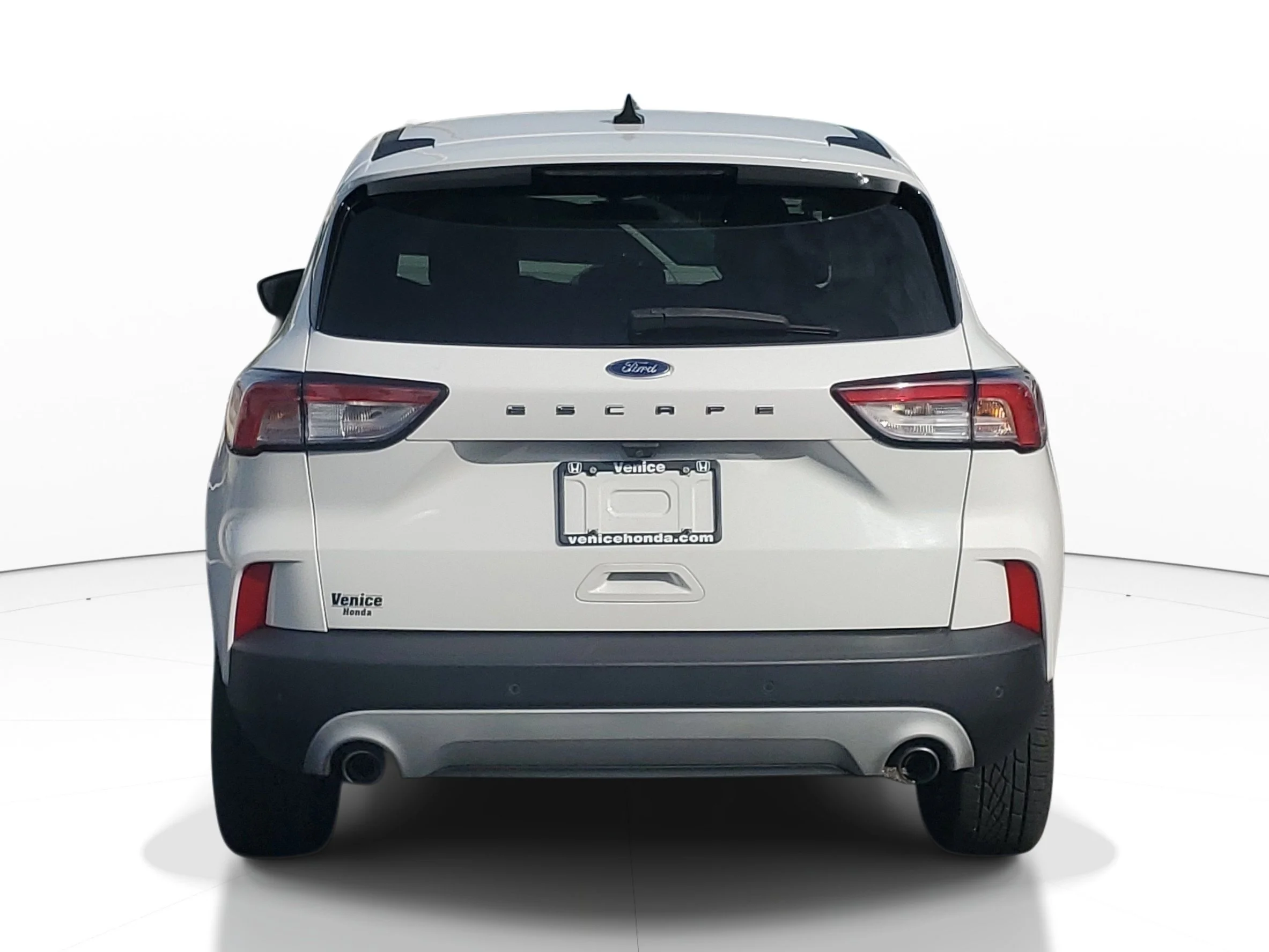 Used 2022 Oxford White Ford SEL image 4