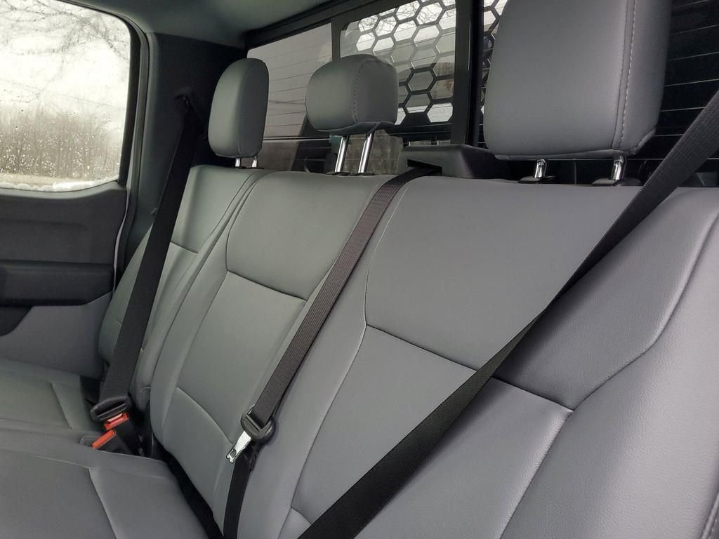 New 2025 Oxford White Ford F-350® XL image 29