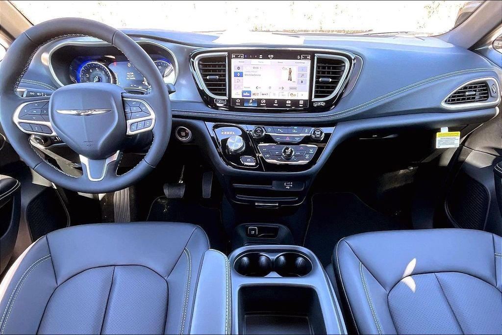 New 2026 Chrysler Pacifica Select 4D Passenger Van