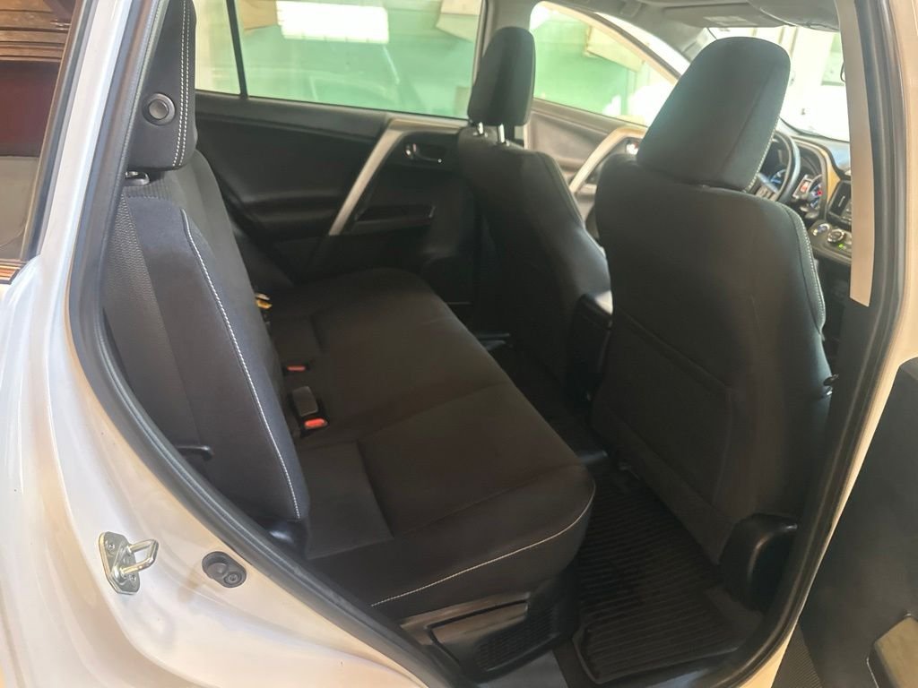 Used 2016 White Toyota XLE image 27