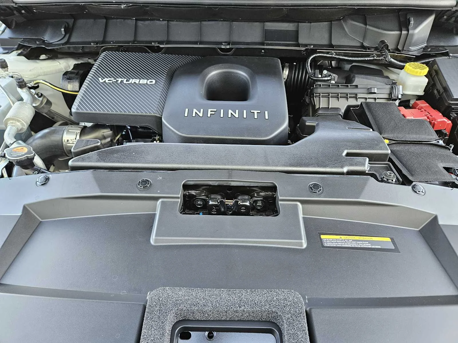 New 2027 2T RAD WHT INFINITI Sport AWD image 23