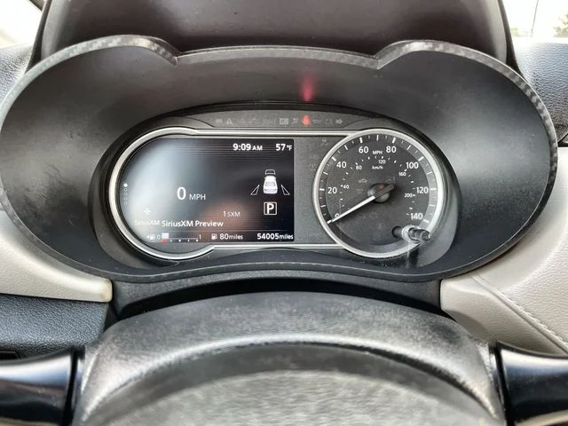 Used 2022 White Nissan 1.6 SV image 12