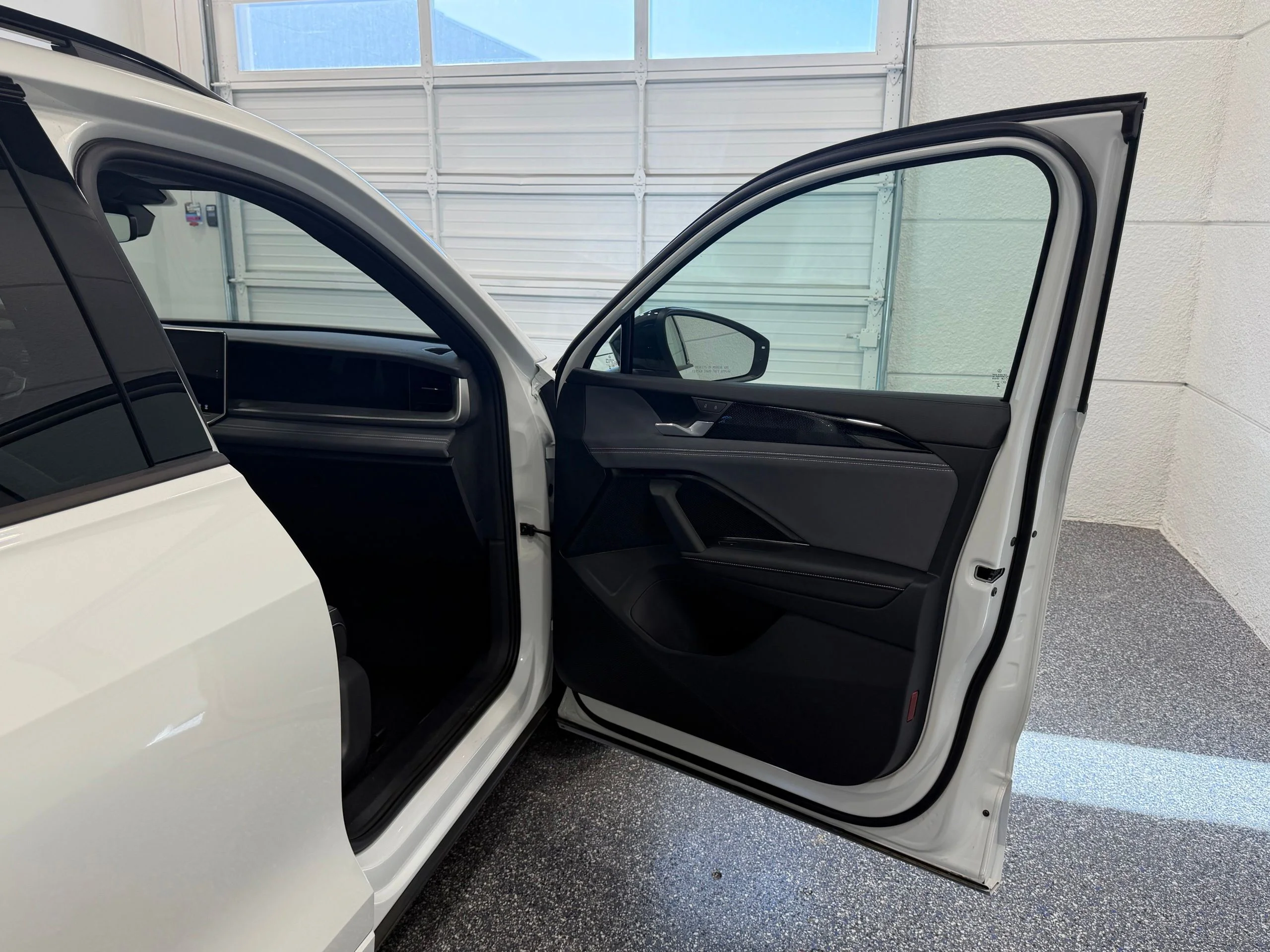 New 2026 White Volkswagen 2.0T SE R-Line Black image 28