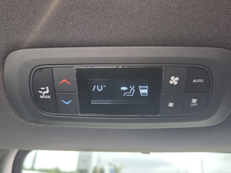 2026 Chrysler Pacifica Select - Photo 12