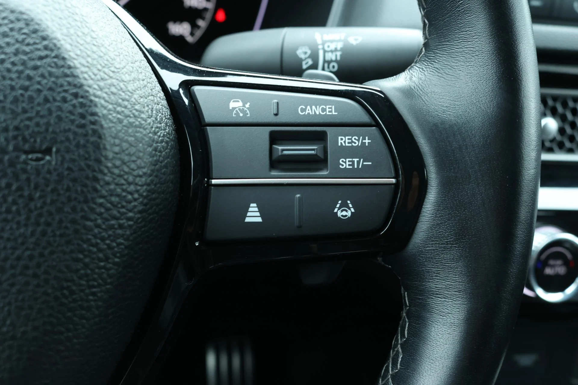 Used 2024  Honda Sport image 10