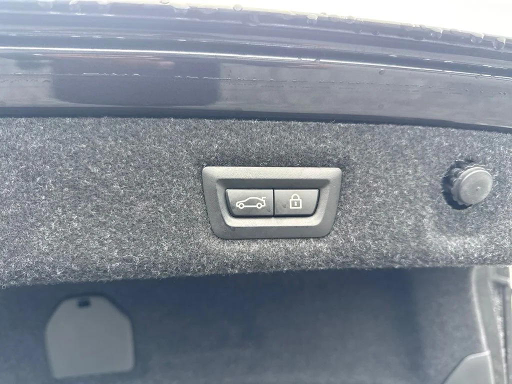 Used 2019 Gray BMW 540i xDrive image 18