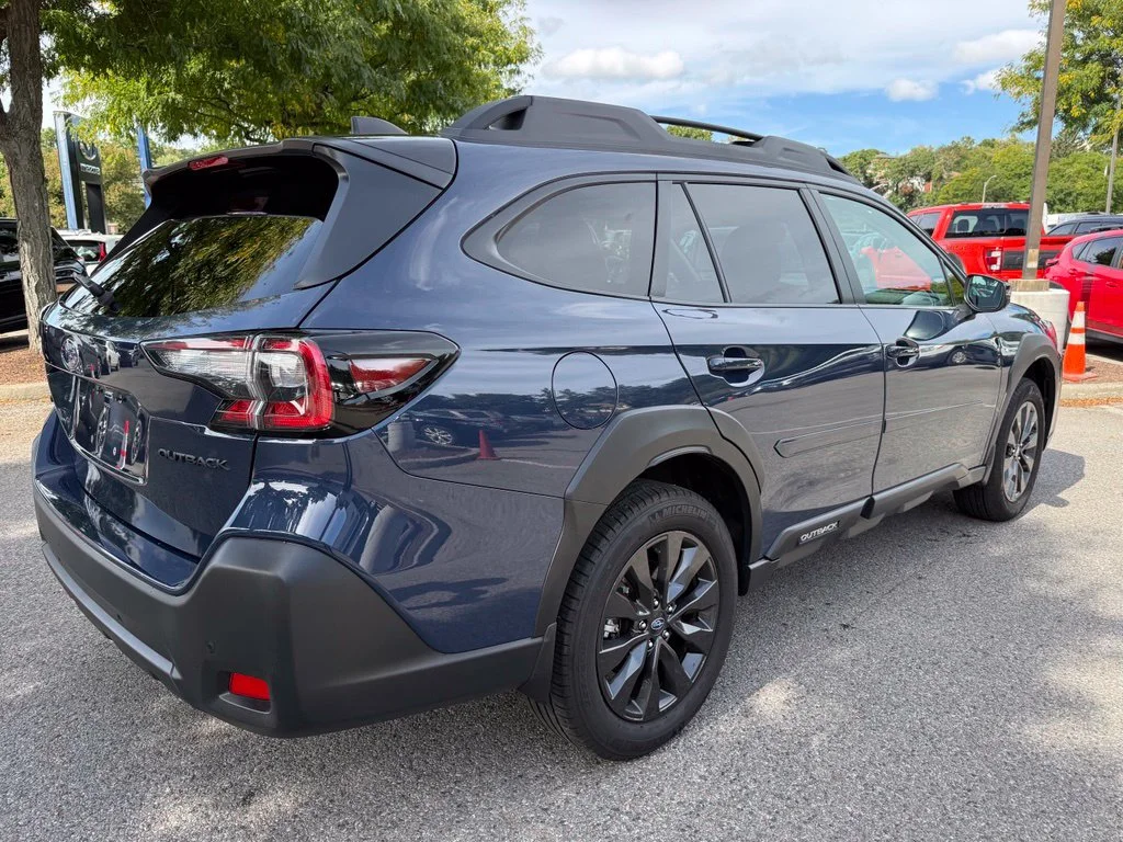 Used 2025 Cosmic Blue Pearl Subaru Onyx Edition image 9