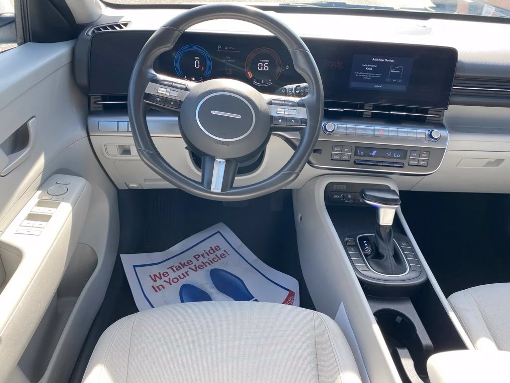 Used 2024 White Hyundai SEL image 8