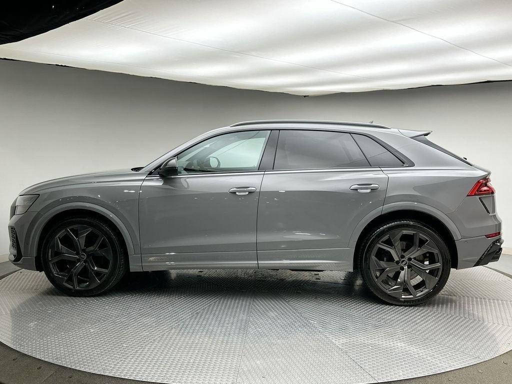 Used 2023  Audi 4.0T image 10